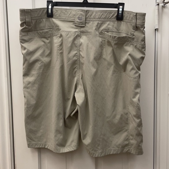 Wrangler Khaki Cargo Shorts - Picture 4 of 6